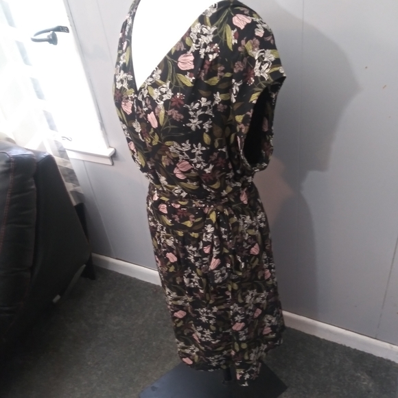 DR2 Black Floral Faux Wrap V-neck Mini Dress Sz 2X - Picture 4 of 12